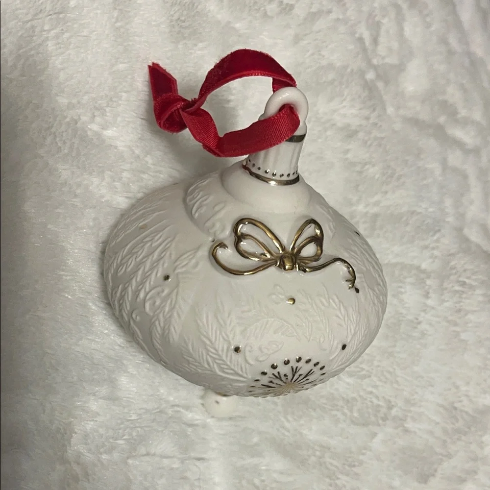 Hallmark Elegant Evergreens Holiday Heirlooms Porcelain & 14K Accents NWT